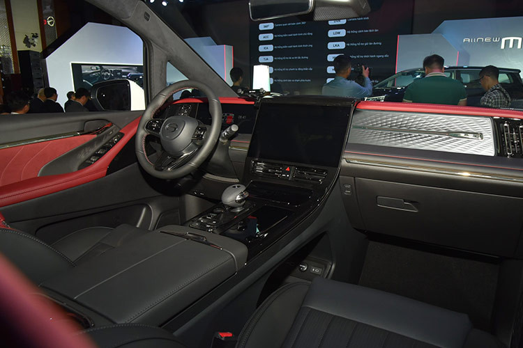 Xe có tổng cộng 7 túi khí, cùng với các tính năng an toàn chủ động và bị động khác. GAC Motor là hãng xe thuộc sở hữu của tập đoàn tập đoàn ô tô Quảng Châu (Guangzhou Automobile Group Co., Ltd – GAC Group), được biết đến nhờ mối quan hệ hợp tác liên doanh lâu dài với những hãng Nhật như Toyota, Honda.