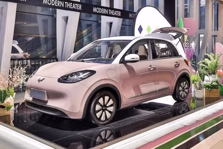 Kể từ khi xác nhận sẽ giới thiệu mẫu xe mới vào tháng 6/2024, TMT Motors cũng liên tục hé lộ hình ảnh mẫu xe điện Wuling Bingo này xuất hiện tại nhà máy ở Hưng Yên.