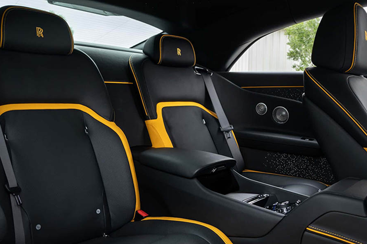 Rolls-Royce Spectre chạy được 515 km theo chu trình thử nghiệm của EPA tại Mỹ, tức có thể phượt từ Sài Gòn đi Nha Trang chỉ sau 1 lần sạc đầy pin.