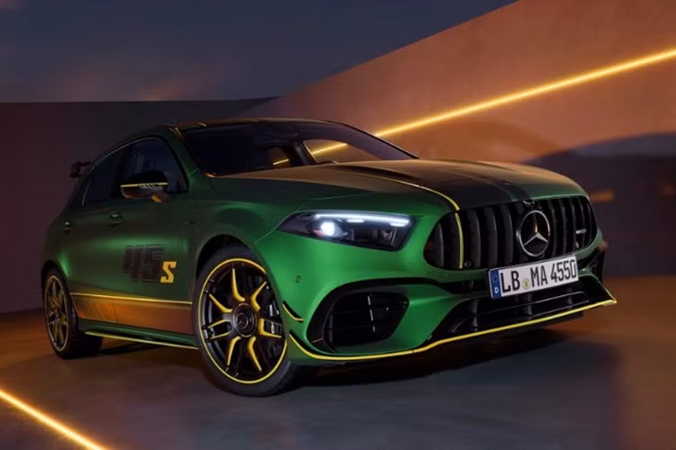 Hiện giá xe Mercedes-AMG A 45 S 4MATIC+ 2024 đang có mức khởi điểm từ 73.512 Euro (khoảng 2,018 tỷ đồng) tại thị trường Đức. Khách hàng muốn mua gói nâng cấp Limited Edition sẽ phải chi thêm khoảng 14.280 Euro (khoảng 391,9 triệu VNĐ).