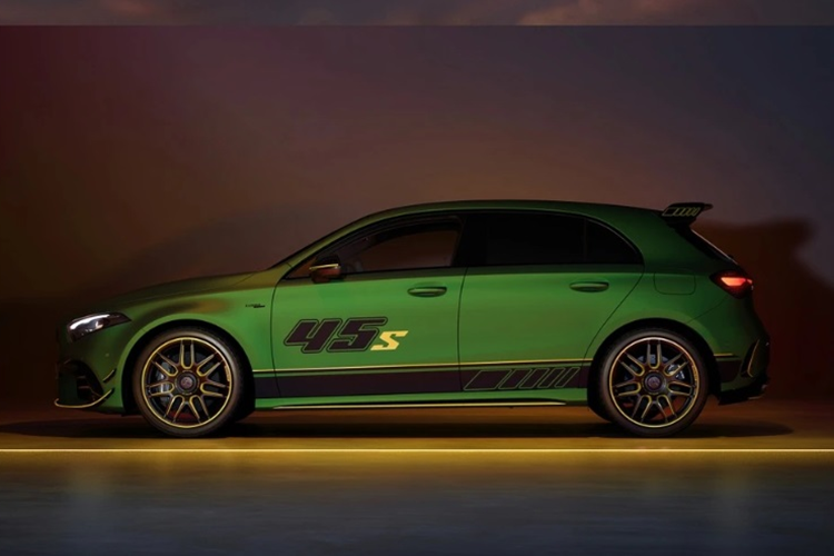 Mercedes-AMG A 45 S 4MATIC+ Limited Edition được cung cấp đến 6 chế độ lái là: Comfort, Sport, Sport+, Slippery, Individual (cá nhân hóa) và chế độ đặc biệt Race.