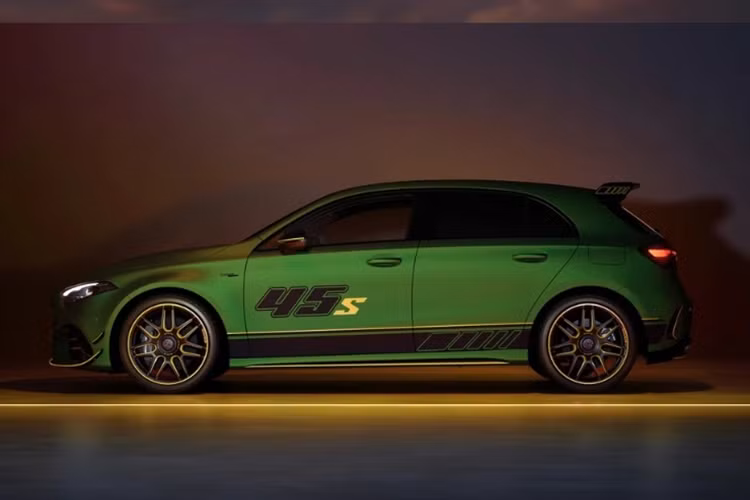 Mercedes-AMG A 45 S 4MATIC+ Limited Edition được cung cấp đến 6 chế độ lái là: Comfort, Sport, Sport+, Slippery, Individual (cá nhân hóa) và chế độ đặc biệt Race.