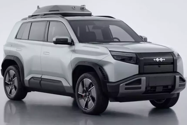 Fang Cheng Bao Titanium 3 2025 mới sẽ được bán cùng với các mẫu xe Bao 5 và Bao 8 lớn hơn. Những bức ảnh từ Bộ Công nghiệp và Công nghệ thông tin Trung Quốc cho thấy chiếc SUV nhỏ này có thiết kế khá mạnh mẽ và hào nhoáng. Phần đầu xe có đèn pha gợi nhớ đến Honda Ridgeline hiện tại và một khu vực trung tâm tối màu nơi lưới tản nhiệt thường được đặt.