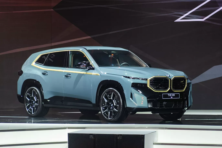 “Sức mạnh” trên cho phép BMW XM 2024 có thể tăng tốc từ 0-96 km/h trong thời gian 4,1 giây, trước khi đạt tốc độ tối đa 250 km/h. Nếu khách hàng mua thêm gói M Driver’s Package tùy chọn, xe có thể đạt tốc độ tối đa lên đến 270 km/h.