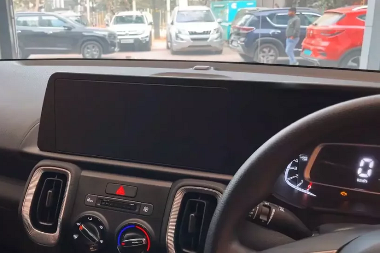 Động cơ này đi với hộp số sàn 5 cấp. Thứ hai là động cơ diesel 4 xi-lanh, dung tích 1.5L với công suất tối đa 116 mã lực. Động cơ này đồng hành với hộp số sàn 6 cấp.