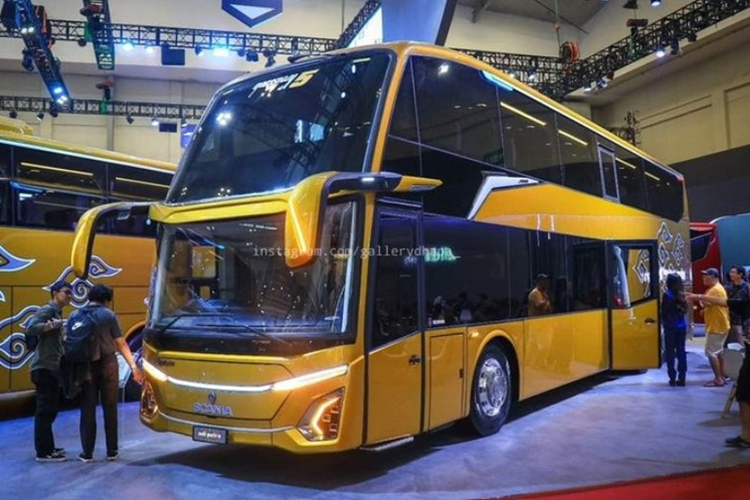 Ông Barmawi - Tổng giám đốc Garuda Mas không tiết lộ giá xe SDD Jetbus 5 sang trọng này. Tuy nhiên, chỉ riêng chiếc Mercedes-Benz làm nền tảng cho mẫu xe này đã có giá hơn 2 tỷ Rupiah (khoảng 3 tỷ đồng).