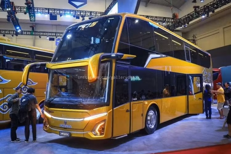 Ông Barmawi - Tổng giám đốc Garuda Mas không tiết lộ giá xe SDD Jetbus 5 sang trọng này. Tuy nhiên, chỉ riêng chiếc Mercedes-Benz làm nền tảng cho mẫu xe này đã có giá hơn 2 tỷ Rupiah (khoảng 3 tỷ đồng).