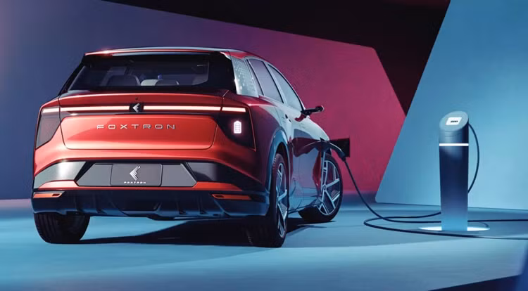 Foxconn muon “thau tom” Nissan, dinh “chen chan” vao san xuat oto