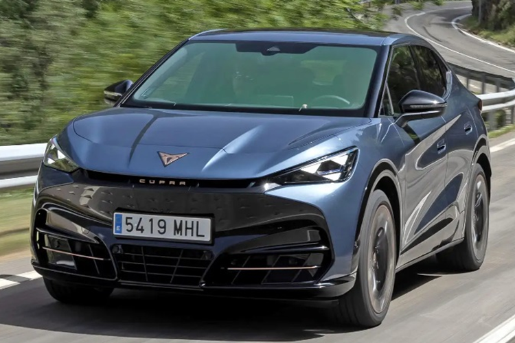 Theo Electrek, xe SUV điện Ford Capri có thể được định vị ở phân khúc xe gầm cao cỡ C, “chung mâm” với xe điện VinFast VF7.