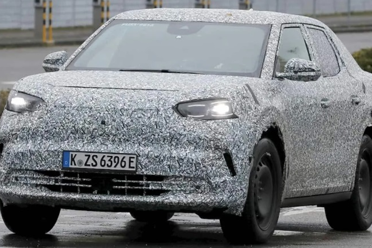 Năm ngoái, mẫu xe này cũng từng bị bắt gặp trên đường chạy thử nghiệm. Thiết kế của xe có nhiều nét tương đồng với một chiếc SUV điện khác cũng được phát triển dựa trên nền tảng MEB của VW là Cupra Tavascan.