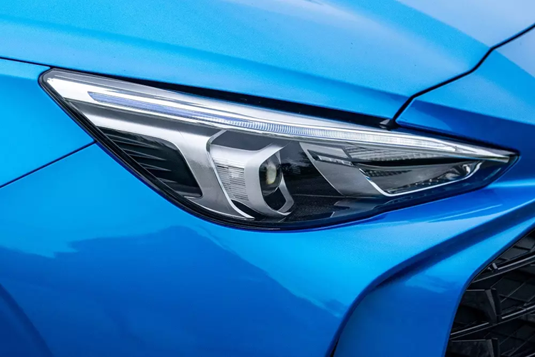 So với thế hệ cũ, mẫu xe MG3 2025 giá rẻ đã được cải thiện cả về mặt kích thước lẫn thiết kế. Mẫu xe này được áp dụng phong cách thiết kế sắc sảo hơn với nhiều đường cắt xẻ tương tự những người anh em cùng thương hiệu như MG5 hay MG7.