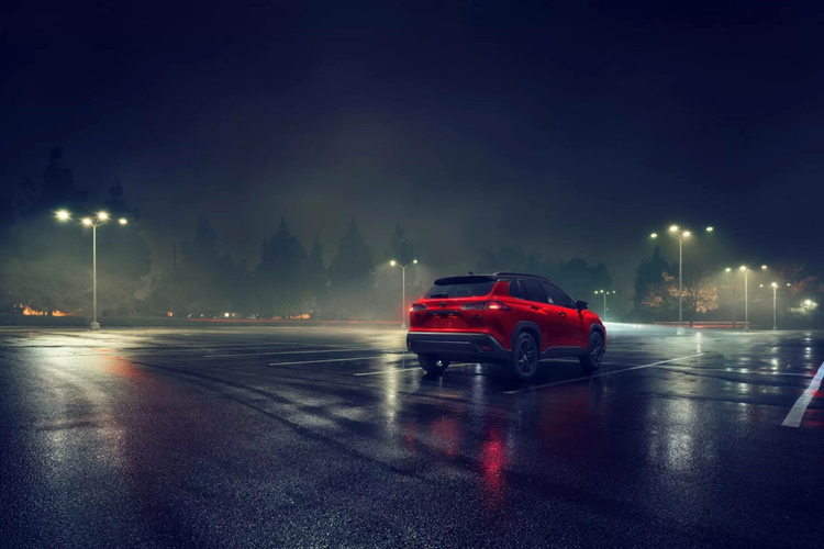 Ngay cả Toyota dường như cũng công nhận điều đó khi quyết định “mượn” màu sơn Soul Red Crystal của hãng xe Mazda để áp dụng cho mẫu xe SUV Corolla Cross 2025 đời mới.