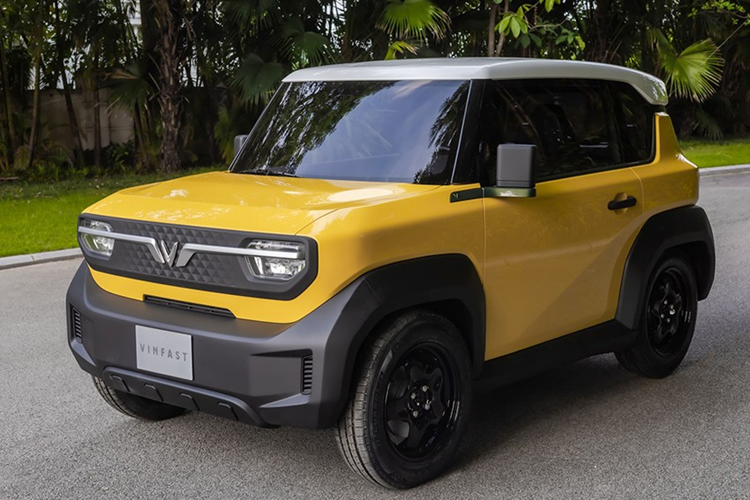 Mức giá khởi điểm của Vinfast VF3 tại Việt Nam được cho là cao hơn Wuling Hongguang Mini EV (239 -279 triệu đồng) nhưng sự chênh lệch là không đáng kể. Bù lại, mẫu xe điện mang thương hiệu Việt Nam có tầm vận hành lên tới 285 km (theo chu trình thử nghiệm CLTC của Trung Quốc) hoặc 237 km (theo chu trình thử nghiệm WLTP của châu Âu). Trong khi đó, quãng đường di chuyển tối đa của Wuling Hongguang Mini EV chỉ là 120 km với một lần sạc đầy.