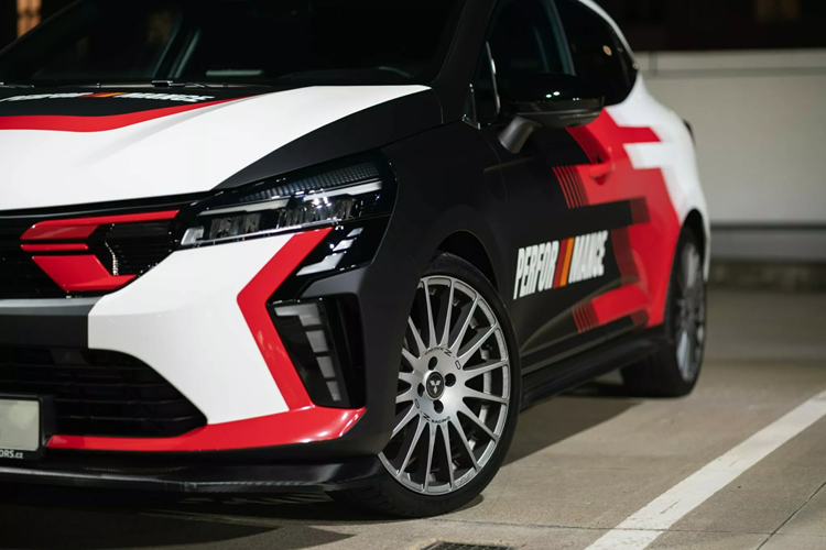 Hãng xe Nhật Bản vẫn chưa công bố thông tin chi tiết về giá xe Mitsubishi Colt Performance hoặc tình trạng còn hàng hay không, nhưng một bài đăng đã mô tả đây là “phiên bản giới hạn”.