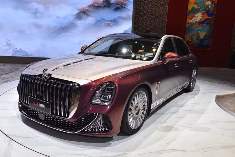 Tại lễ khai mạc Triển lãm ô tô Bắc Kinh 2024, Hongqi đã chính thức giới thiệu mẫu sedan hạng sang Hongqi Guoya 2024 mới, đây là sản phẩm của thương hiệu Hongqi Golden Sunflower mới.