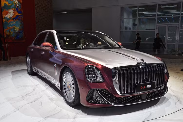 Mẫu xe sedan Hongqi Guoya 2024 trước đây được gọi là Hongqi L1 và tên mới của mẫu sedan hạng sang này có ý nghĩa là “quốc gia” và “sang trọng”.