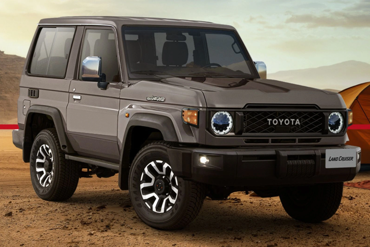 Mặc dù Land Cruiser J70 đã ra mắt từ năm 1984 và trở nên khá lạc hậu nhưng mẫu SUV này vẫn được nhiều người dùng yêu mến bởi thiết kế đậm chất cổ điển và khả năng vận hành bền bỉ.