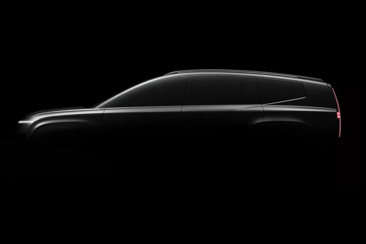 Khu vực đầu xe nổi bật với dải đèn LED “Parametric Pixels” giống Ioniq 5 và Ioniq 6. Bên cạnh đó, mẫu SUV này cũng có dải đèn định vị dạng pixel chạy dọc ở mặt trước.