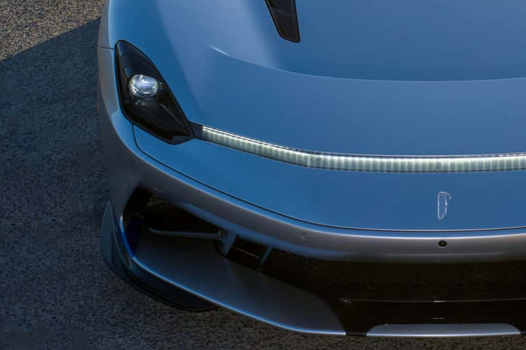 Dựa trên nền tảng sẵn có của Battista, các nghệ nhân tại Automobili Pininfarina bắt tay tạo ra một cỗ máy độc nhất vô nhị với hàng loạt các tùy chọn cá nhân hóa theo yêu cầu của vị khách hàng.