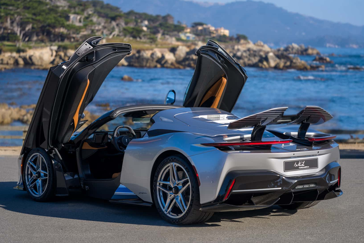 Automobili Pininfarina không công bố giá xe Pininfarina Targamerica. Một chiếc Battista “thông thường” đã có giá khởi điểm từ 2,2 triệu USD, do đó mẫu độc bản này chắc chắn phải cao hơn nhiều và được đồn đoán giá trị ước tính hơn 3 triệu USD.