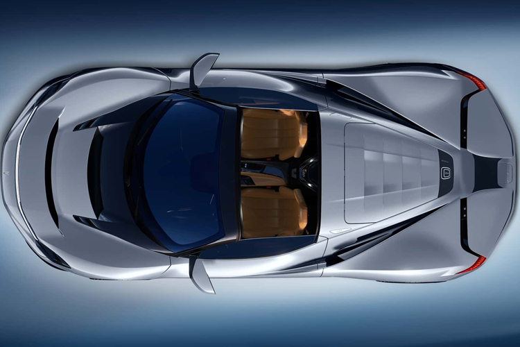 Từ bên ngoài, có thể dễ dàng quan sát nội thất độc đáo hòa quyện giữa màu nâu và đen, với ghế, bảng điều khiển và ốp cửa bọc da màu nâu, trong khi vô-lăng và táp-lô màu đen, cùng với tựa đầu thiết kế có logo Pininfarina dập nổi.