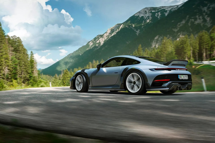 TechArt sẽ chỉ nhận làm gói độ GTstreet R Touring cho đúng 25 xe Porsche 911 Turbo S trên phạm vi toàn thế giới, nhằm tạo độ hiếm cho siêu phẩm này. Chi phí độ Porsche 911 Turbo S bắt đầu từ 98.250 euro (tương đương 2,65 tỷ đồng) và sẽ được thực hiện cho những khách hàng đầu tiên sớm nhất từ tháng 5/2024.