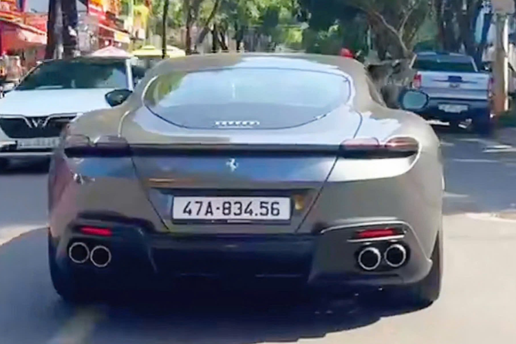 Những trang bị này cho phép chiếc siêu xe 4 chỗ ngồi Ferrari Roma dù có cân nặng gần 1,5 tấn vẫn có thể tăng tốc từ vị trí xuất phát lên 100 km/h chỉ trong thời gian 3,4 giây, thêm 5,9 giây để tăng tốc lên 200 km/h, trước khi đạt tốc độ tối đa hơn 320 km/h.