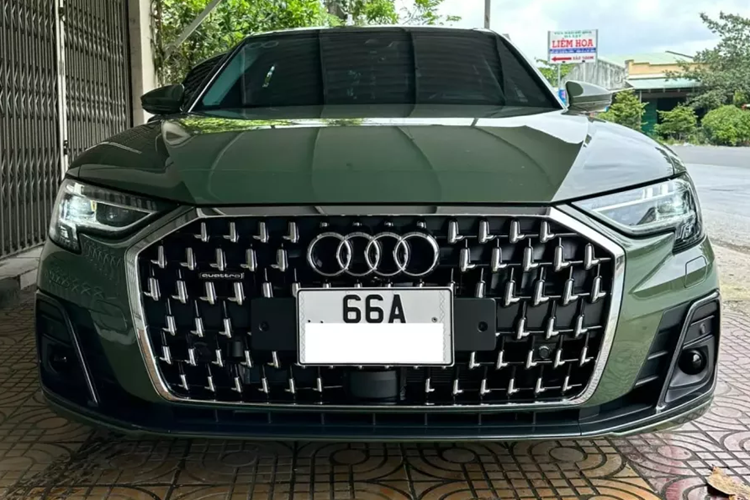 Trong phân khúc xe sedan hạng sang cỡ lớn, có bộ 3 tam thánh tại Việt Nam bao gồm Mercedes-Benz S-Class, BMW 7-Series hay Audi A8L sang chảnh, thực ra, còn có dòng xe Lexus LS tuy nhiên giá bán rất cao, khiến người tiêu dùng không còn mặn mà.
