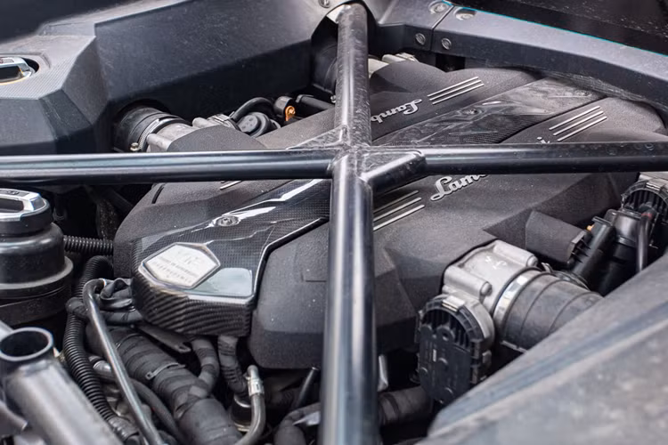 Nhưng sau đó, người trúng đấu giá đã không làm các thủ tục cần thiết bao gồm thanh toán số tiền còn lại, đó là 3,99 tỷ đồng để sở hữu biển số 30K-799.99, nên đành chấp nhận mất cọc 40 triệu đồng, và 6 tháng sau, siêu biển này được mang ra đấu giá lần thứ 2, vào ngày 11/4/2024. Ở lần này, chiếc biển số 30K-799.99 chỉ được trả cao nhất 1 tỷ đồng.