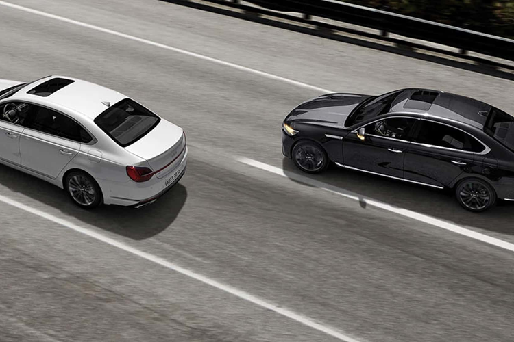 Lựa chọn máy xăng 3.3L hút khí tự nhiên công suất 253 mã lực đã bị loại bỏ. Tất cả những động cơ này đều được kết hợp cùng hộp số 8 cấp tích hợp tính năng Predictive Gear-shift System (PGS). Bản tiêu chuẩn dẫn động cầu sau, các bản cao cấp có thêm dẫn động 4 bánh AWD.