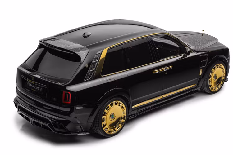 Sức mạnh này được kiểm soát và truyền đến cả bốn bánh xe thông qua hộp số Bespoke ZF 8 cấp. Sau khi nâng cấp, mẫu xe có khả năng sản sinh công suất lên tới 610 mã lực cùng mô-men xoắn đạt mức 950 Nm. Nhờ nâng cấp này, mẫu siêu SUV có thể tăng tốc từ 0 – 100 km/h chỉ trong vòng 5 giây và có thể đạt tốc độ tối đa lên tới 280 km/h.