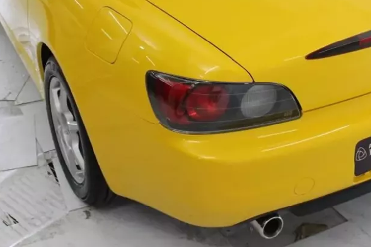 Số tiền đó cao hơn một chiếc Chevrolet Corvette Z06 hoàn toàn mới. Trên thực tế, nó cao hơn vài nghìn đô la so với một chiếc Ariel Atom 4 hoàn toàn mới , về mọi mặt và mục đích là một chiếc xe mạnh mẽ hơn nhiều, mặc dù ít thực tế hơn để sử dụng hàng ngày.