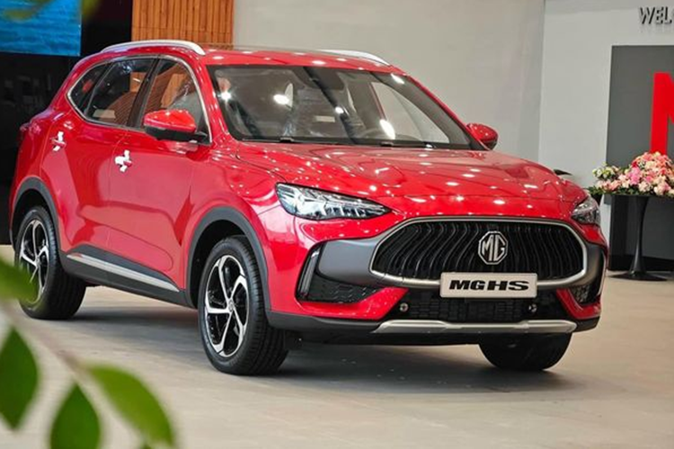 Trong tháng 10/2024 này, MG tiếp tục tặng lệ phí trước bạ, cộng thêm 1 năm bảo hiểm vật chất với tổng giá trị 80 triệu đồng ở bản DEL và 85 triệu đồng ở bản LUX cho khách hàng mua HS. Tuy có lợi thế về mặt giá bán nhưng MG HS DEL lại sở hữu trang bị không quá nổi bật.