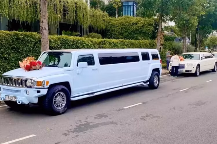 Mới đây, hot girl Đặng Thị Mỹ Dung hay còn được biết đến biệt danh Midu đã chính thức lên xe hoa về nhà chồng, là thiếu gia ngành nhựa Duy Tân rất giàu có.