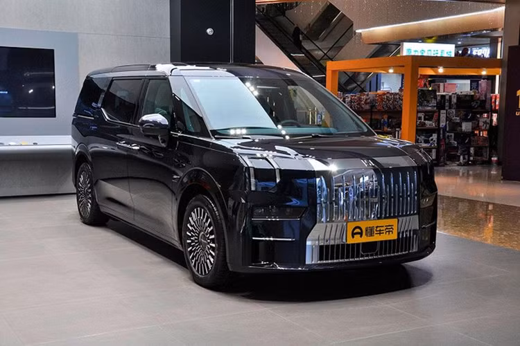 Zeekr đã có mặt ở Thụy Điển, Hà Lan và Đức ở châu Âu, với kế hoạch bán hàng ở cả Trung Đông và Trung Á. Ra mắt vào tháng 11/2022, Zeekr 009 là mẫu MPV thuần điện hạng sang.