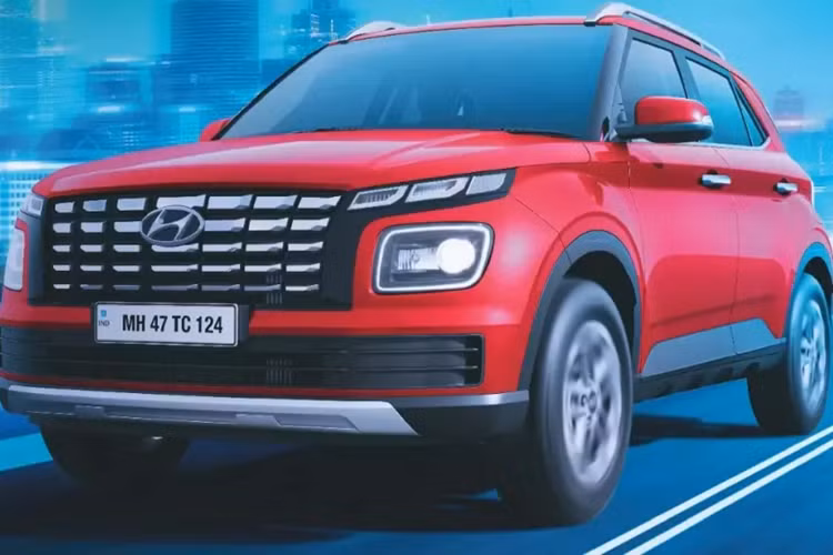 Venue là mẫu xe bán khá chạy của thương hiệu Hyundai tại thị trường Ấn Độ. Mẫu SUV hạng A này có 5 bản trang bị, bao gồm E, S, S(O), SX và SX(O). Nhằm tăng thêm sức hấp dẫn cho mẫu xe này, hãng đã vén màn phiên bản mới mang tên Hyundai Venue Executive 2024 mới.