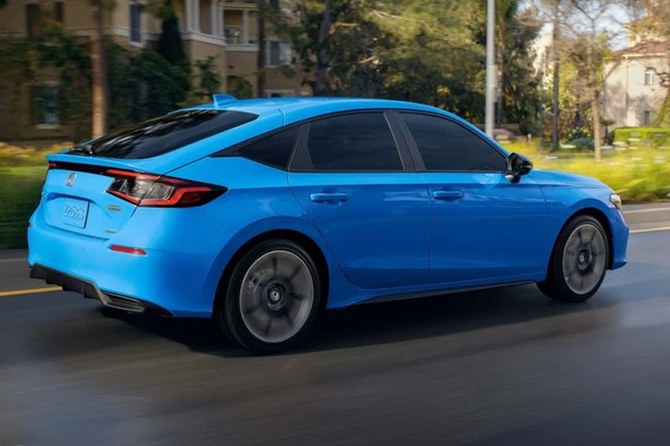 Cùng với sự xuất hiện của phiên bản hybrid, Honda cũng đã loại bỏ lựa chọn động cơ tăng áp 1.5L trên mẫu sedan cỡ C này.