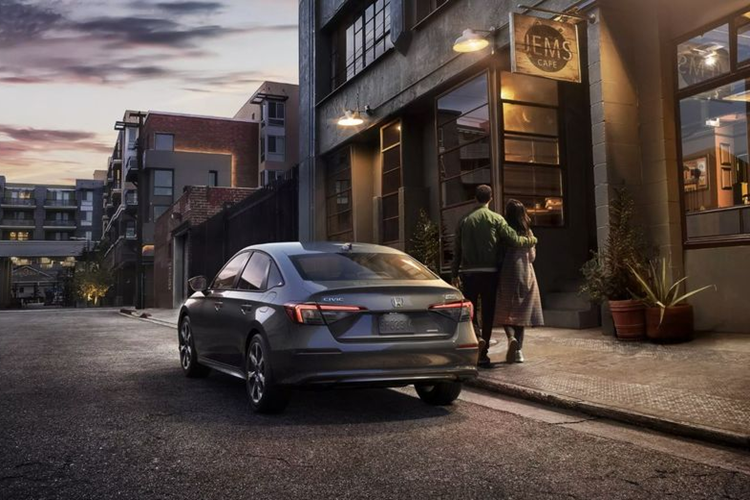 Trong khi đó, các phiên bản khác vẫn tiếp tục được trang bị động cơ 2.0L hút khí tự nhiên công suất 158 mã lực.