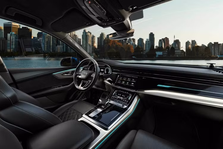 Khách hàng đồng thời có thể lựa chọn 5 kiểu dáng mâm xe với những thiết kế khác nhau, loại mâm lớn nhất có kích thước lên tới 22 inch.