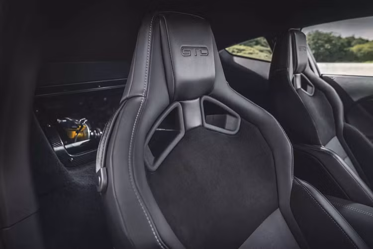 Gói này không được bao gồm trong mức giá xe Ford Mustang GTD 2024 bán ra khởi điểm 325.000 USD (khoảng 8,1 tỷ đồng) của GTD tiêu chuẩn.