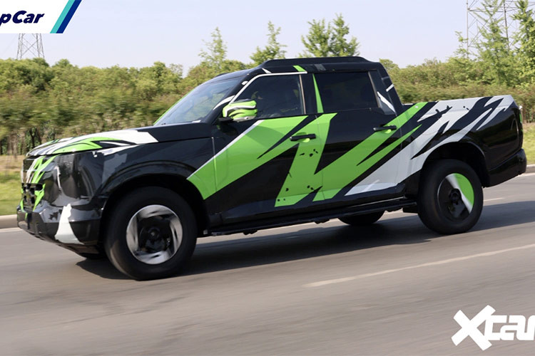 Được biết, Navara 2025 tại thị trường Trung Quốc sẽ được xây dựng trên nền tảng P20 mới. Navara mới sẽ có nhiều hệ truyền động và có thể sẽ có động cơ bốn xi-lanh tăng áp diesel 2.4L giống Triton cho công suất 201 mã lực và mô-men xoắn 470Nm.