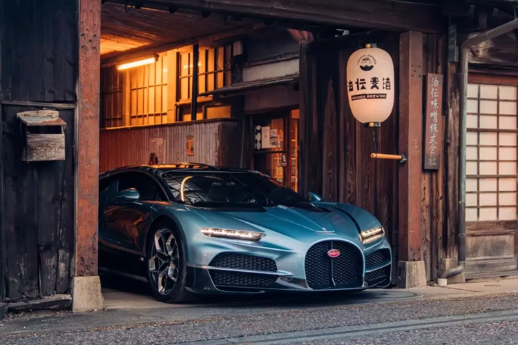 Những nhà sưu tập Nhật Bản, nổi tiếng với gu thẩm mỹ tinh tế và sự trân trọng dành cho tính độc quyền, hiện thân cho tầm nhìn rằng những sáng tạo của Bugatti không chỉ là những chiếc xe; chúng là những kiệt tác xứng đáng được ngưỡng mộ và tôn trọng”.