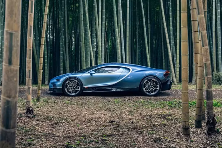 Những điểm dừng chân tại các đại lý địa phương này đánh dấu một chương khác trong lần ra mắt toàn cầu của chiếc xe, khi Bugatti tiếp tục xây dựng sự quan tâm đến việc xây dựng trước khi giao xe cho khách hàng vào năm 2026.