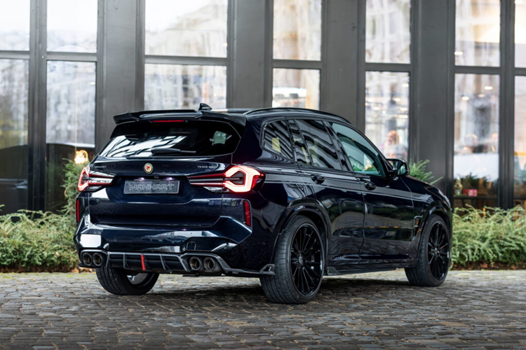 Đối với động cơ, Manhart Performance chỉ thực hiện tinh chỉnh chủ yếu về phần mềm, không can thiệp vào động cơ, từ đây giúp tăng công suất của xe lên 650 mã lực và mô-men xoắn 799 Nm.