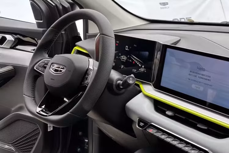 Được định vị trong phân khúc SUV cỡ B, Geely Coolray sắp về Việt Nam sở hữu kích thước dài x rộng x cao lần lượt 4.330 x 1.800 x 1.609 mm và chiều dài cơ sở 2.600 mm. Xe sẽ cạnh tranh với những đối thủ như Mitsubishi Xforce, Hyundai Creta và Kia Seltos ở Việt Nam.