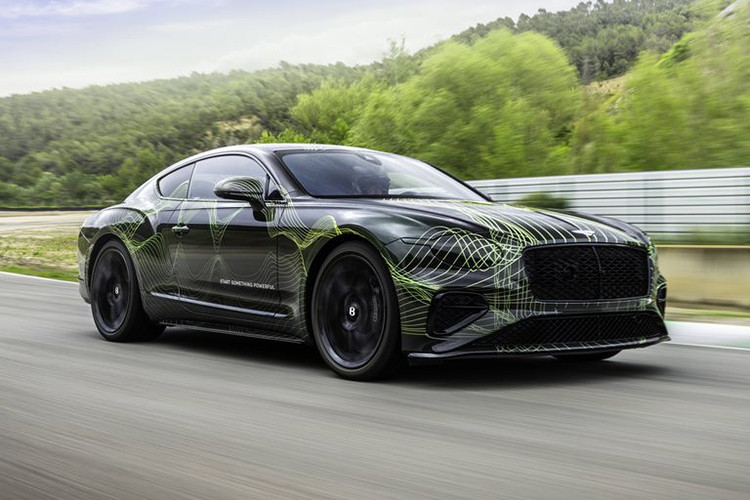 Hãng xe sang Anh quốc gần đây đã công bố phiên bản Bentley Continental GT cuối cùng với động cơ V8 thuần túy, kết thúc kỷ nguyên những mẫu xe động cơ xăng và đồng thời mở ra một tương lai với những mẫu xe điện khí hóa mới.