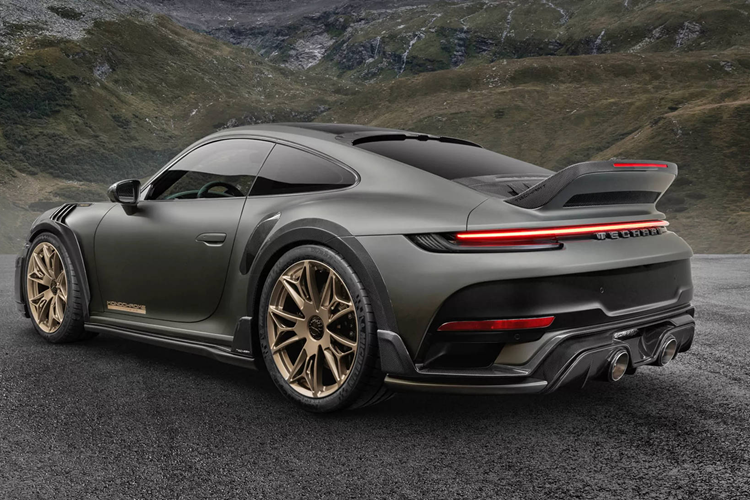 Chỉ có 20 chiếc Monochrome sẽ được TechArt làm ra, mức giá cụ thể chưa được nêu chi tiết. Trước đây, gói độ GTstreet R cho Porsche 911 Turbo đã có giá cao hơn khoảng 110.000 USD (2,75 tỷ đồng) so với giá khởi điểm của Porsche 911 Turbo S chính hãng, nên chắc chắn bản độ đặc biệt Monochrome lần này sẽ có giá cao hơn thế.