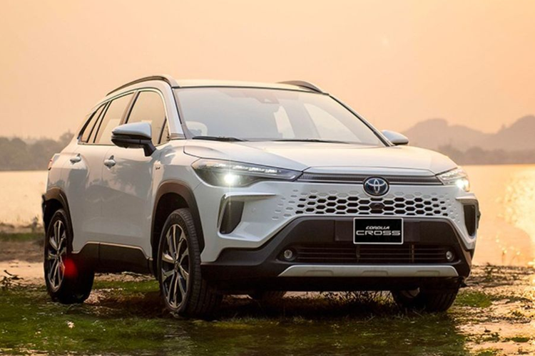  Toyota Corolla Cross: Doanh số 10.590 xe trong 10 tháng Ra mắt tháng 8/2020, Toyota Corolla Cross nhanh chóng trở thành mẫu CUV được nhiều người lựa chọn nhất.