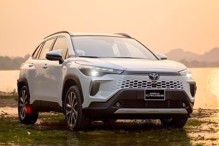  Toyota Corolla Cross: Doanh số 10.590 xe trong 10 tháng Ra mắt tháng 8/2020, Toyota Corolla Cross nhanh chóng trở thành mẫu CUV được nhiều người lựa chọn nhất.