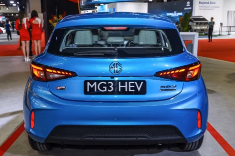 Không rõ tại thị trường Malaysia mức giá xe MG3 HEV 2024 bán bao nhiêu. Tại Thái Lan, xe có giá dao động từ 579.900 đến 619.900 baht (tương đương 430 đến 460 triệu đồng).
